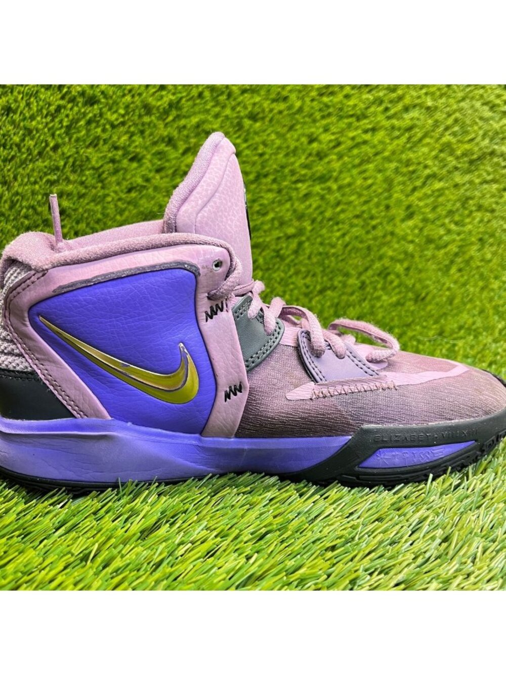 Nike Kyrie Infinity Amethyst Wave Girls Size 5.5Y Purple Athletic Shoes Sneakers